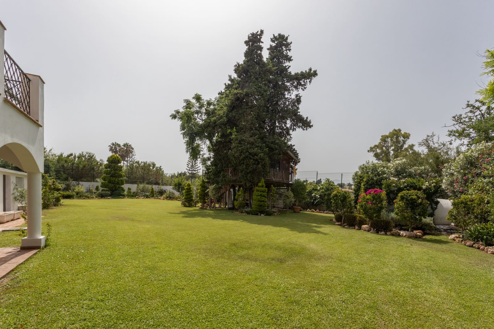 4 makuuhuone Huvila myytävänä paikassa Guadalmina mukana uima-altaan 
autotalli - 3 800 000 € (Ref: 8102886)