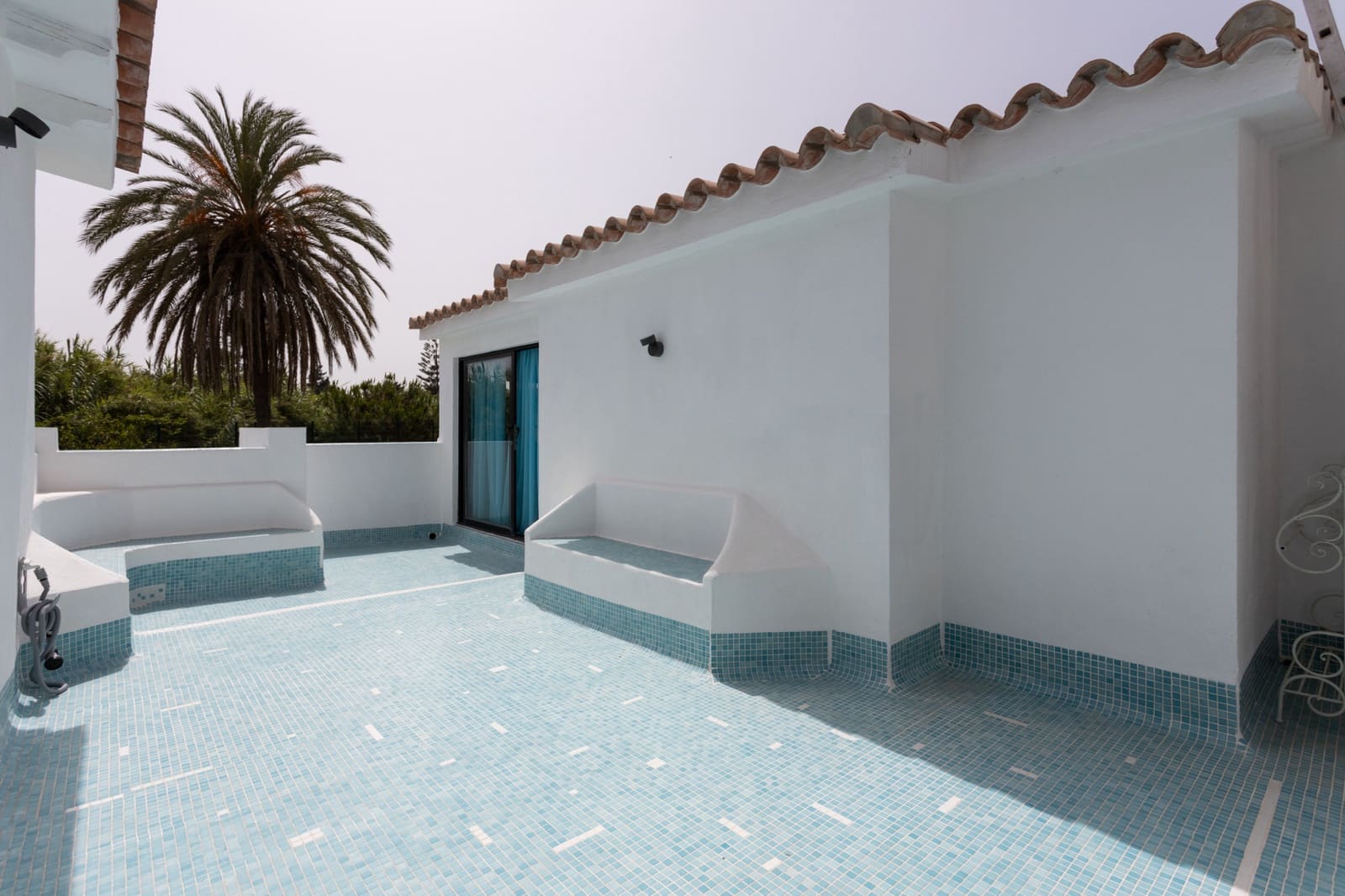 4 makuuhuone Huvila myytävänä paikassa Guadalmina mukana uima-altaan 
autotalli - 3 800 000 € (Ref: 8102886)