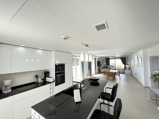 3 soveværelse Penthouse til salg i Sotogrande, San Roque med swimmingpool garage - € 745.000 (Ref: 8134540)