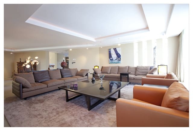 6 sypialnia Willa na sprzedaż w Sotogrande, San Roque z basenem garażem - 5 750 000 € (Ref: 8212930)