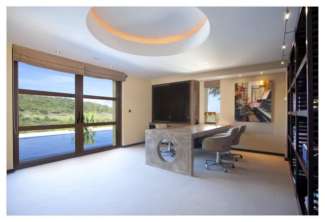 6 soverom Villa til salgs i Sotogrande, San Roque med svømmebasseng garasje - € 5 750 000 (Ref: 8212930)