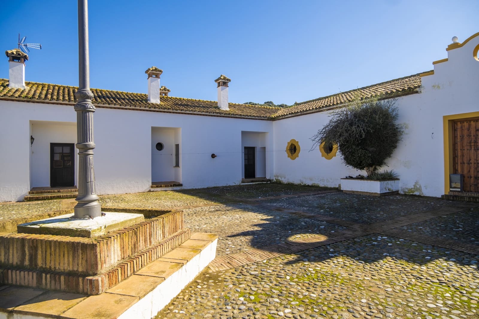 7 soveværelse Finca/Landehus til salg i San Martin del Tesorillo med garage - € 6.950.000 (Ref: 8254382)