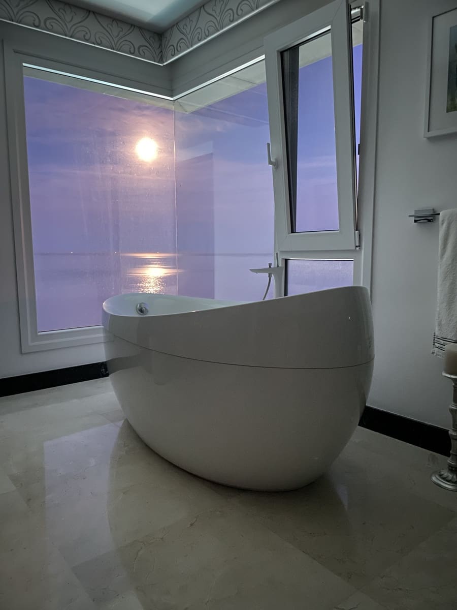 5 soveværelse Villa til salg i Manilva med swimmingpool garage - € 3.295.000 (Ref: 8345572)