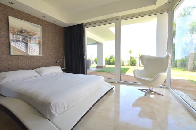 5 sypialnia Willa na sprzedaż w Manilva z basenem garażem - 3 295 000 € (Ref: 8345572)