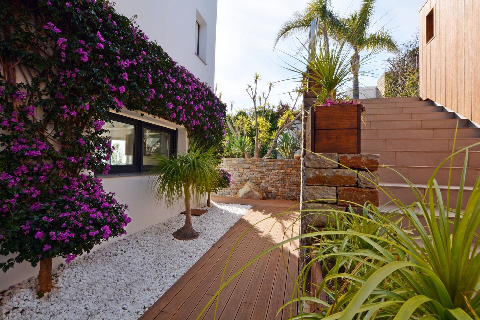 5 bedroom Villa for sale in Manilva with pool garage - € 3,295,000 (Ref: 8345572)