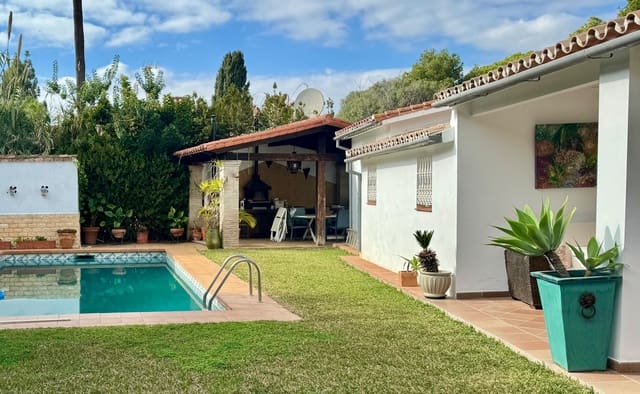 4 slaapkamer Villa te koop in Atalaya-Isdabe, Estepona met zwembad garage - € 1.295.000 (Ref: 8439213)