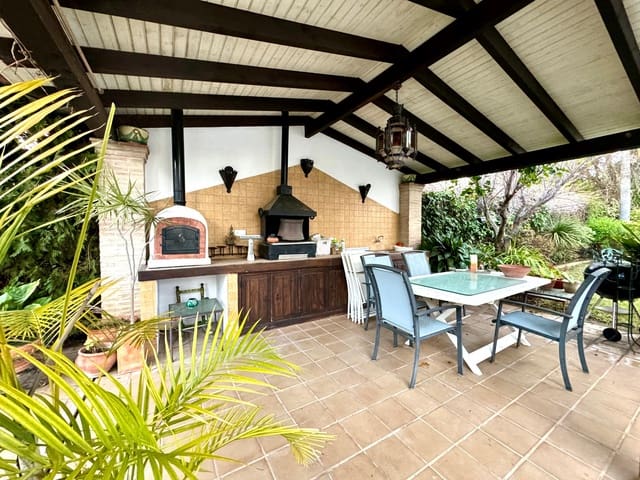 4 Zimmer Villa zu verkaufen in Atalaya-Isdabe, Estepona mit Pool Garage - 1.295.000 € (Ref: 8439213)
