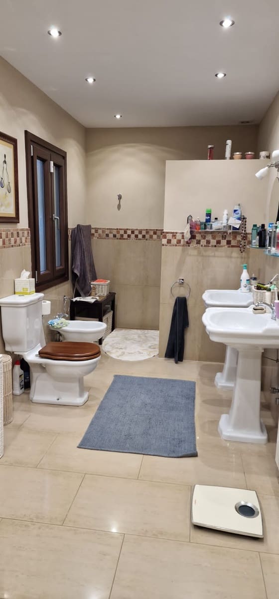 6 bedroom Villa for sale in Sotogrande with pool garage - € 1,725,000 (Ref: 8450992)