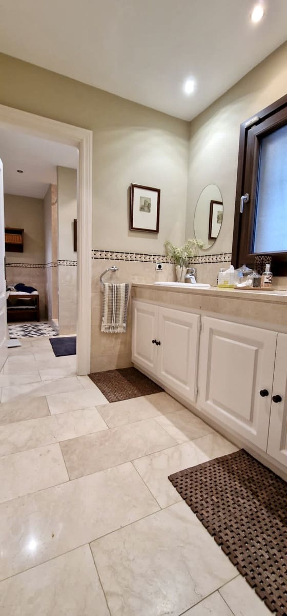 6 bedroom Villa for sale in Sotogrande with pool garage - € 1,725,000 (Ref: 8450992)