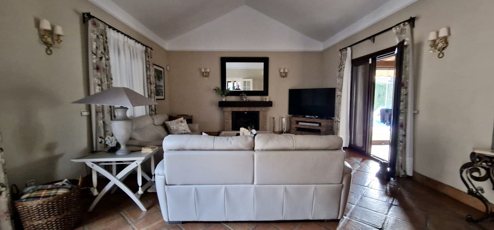 6 bedroom Villa for sale in Sotogrande with pool garage - € 1,725,000 (Ref: 8450992)