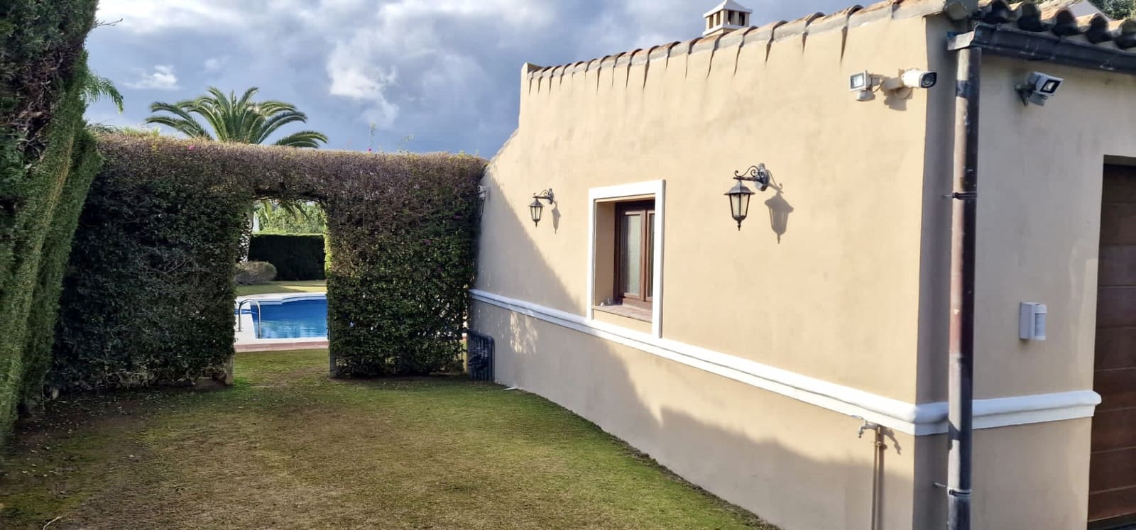 6 bedroom Villa for sale in Sotogrande with pool garage - € 1,725,000 (Ref: 8450992)