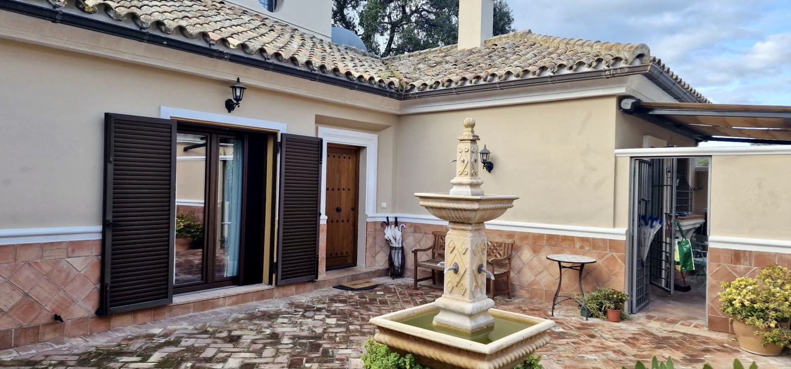 6 bedroom Villa for sale in Sotogrande with pool garage - € 1,725,000 (Ref: 8450992)