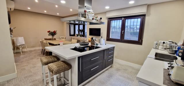 6 soverom Villa til salgs i Sotogrande, San Roque med svømmebasseng garasje - € 1 725 000 (Ref: 8450992)