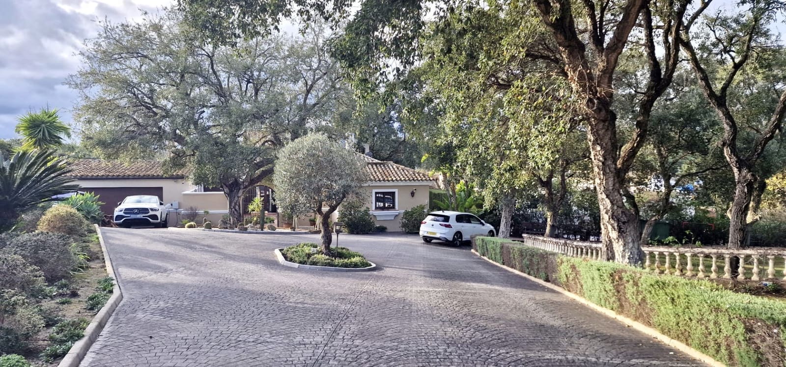 6 bedroom Villa for sale in Sotogrande with pool garage - € 1,725,000 (Ref: 8450992)