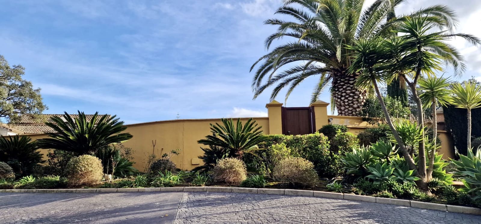 6 bedroom Villa for sale in Sotogrande with pool garage - € 1,725,000 (Ref: 8450992)