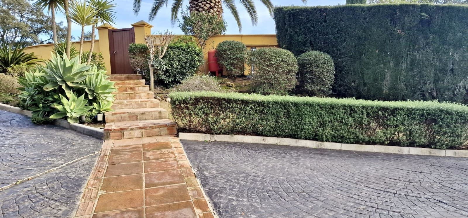 6 bedroom Villa for sale in Sotogrande with pool garage - € 1,725,000 (Ref: 8450992)