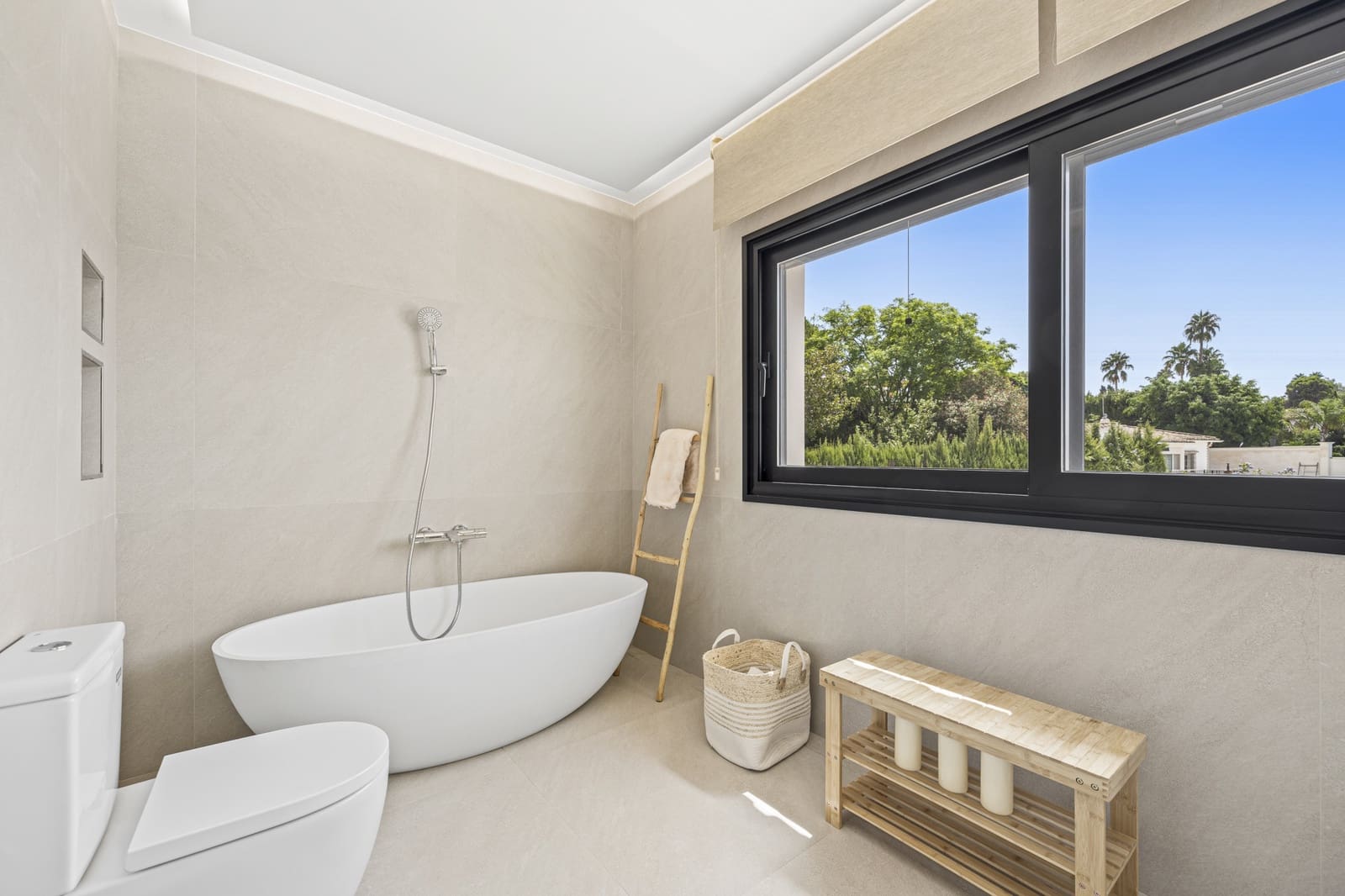 4 soveværelse Villa til salg i Guadalmina med swimmingpool - € 2.395.000 (Ref: 8472790)