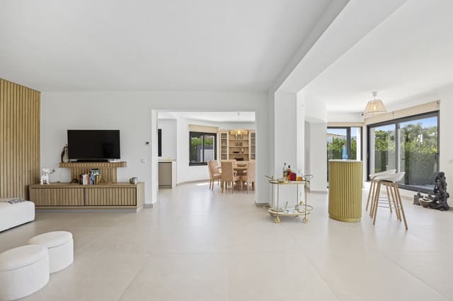 4 sypialnia Willa na sprzedaż w Guadalmina Alta, Marbella z basenem - 2 395 000 € (Ref: 8472790)