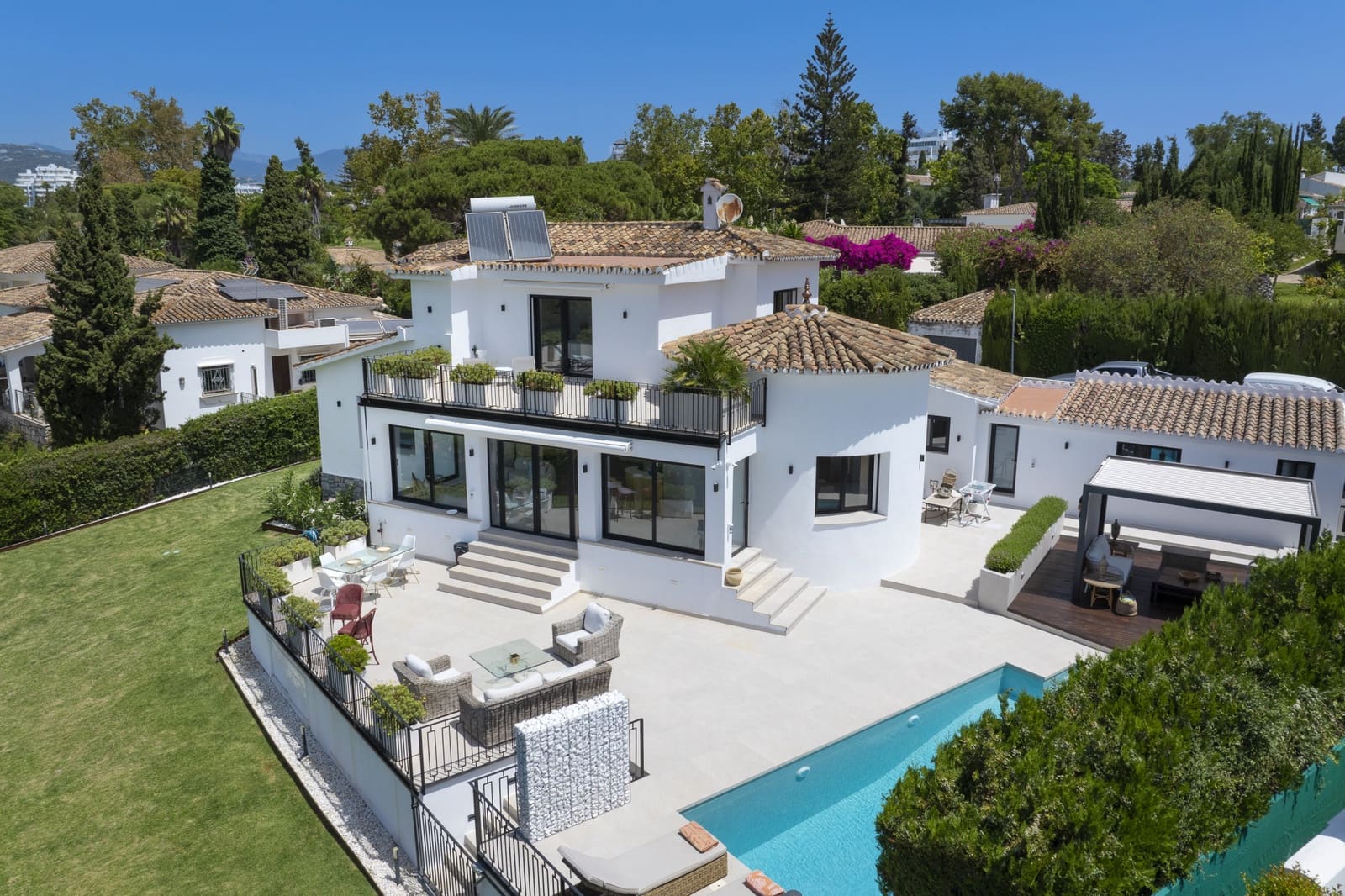 4 sypialnia Willa na sprzedaż w Guadalmina z basenem - 2 395 000 € (Ref: 8472790)