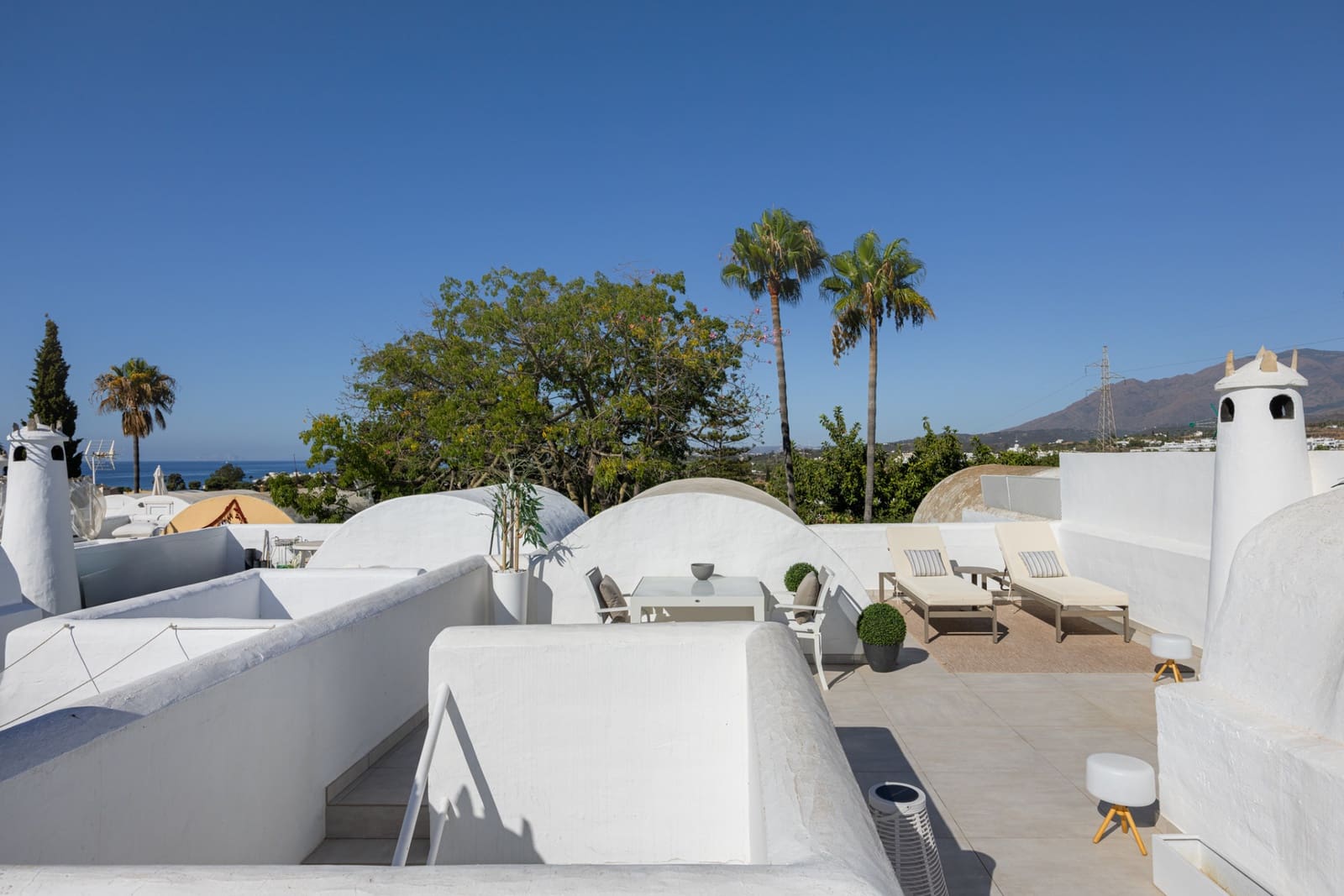 3 makuuhuone Omakotitalo myytävänä paikassa Estepona mukana uima-altaan 
autotalli - 575 000 € (Ref: 8481187)