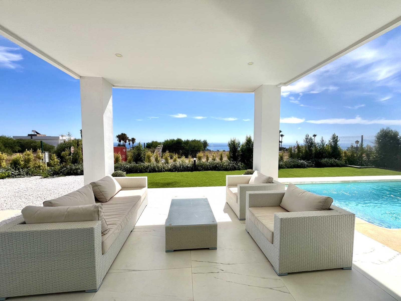 4 chambre Villa/Maison à vendre à Manilva avec piscine garage - 925 000 € (Ref: 8589597)
