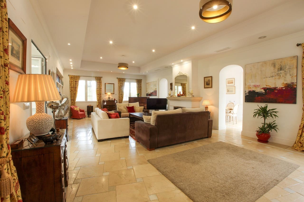 Chalet de 7 habitaciones en Sotogrande en venta con piscina garaje - 1.500.000 € (Ref: 8663357)