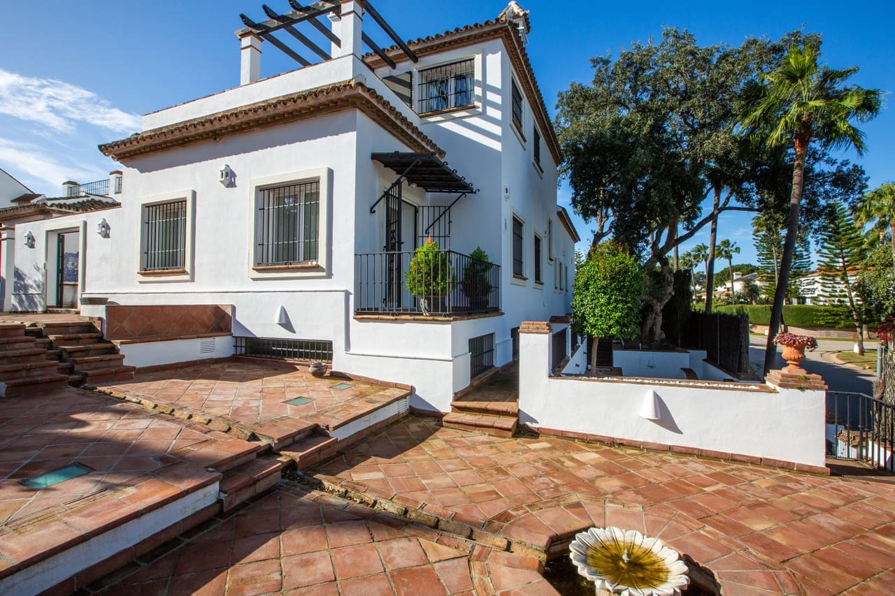 Chalet de 7 habitaciones en Sotogrande en venta con piscina garaje - 1.500.000 € (Ref: 8663357)
