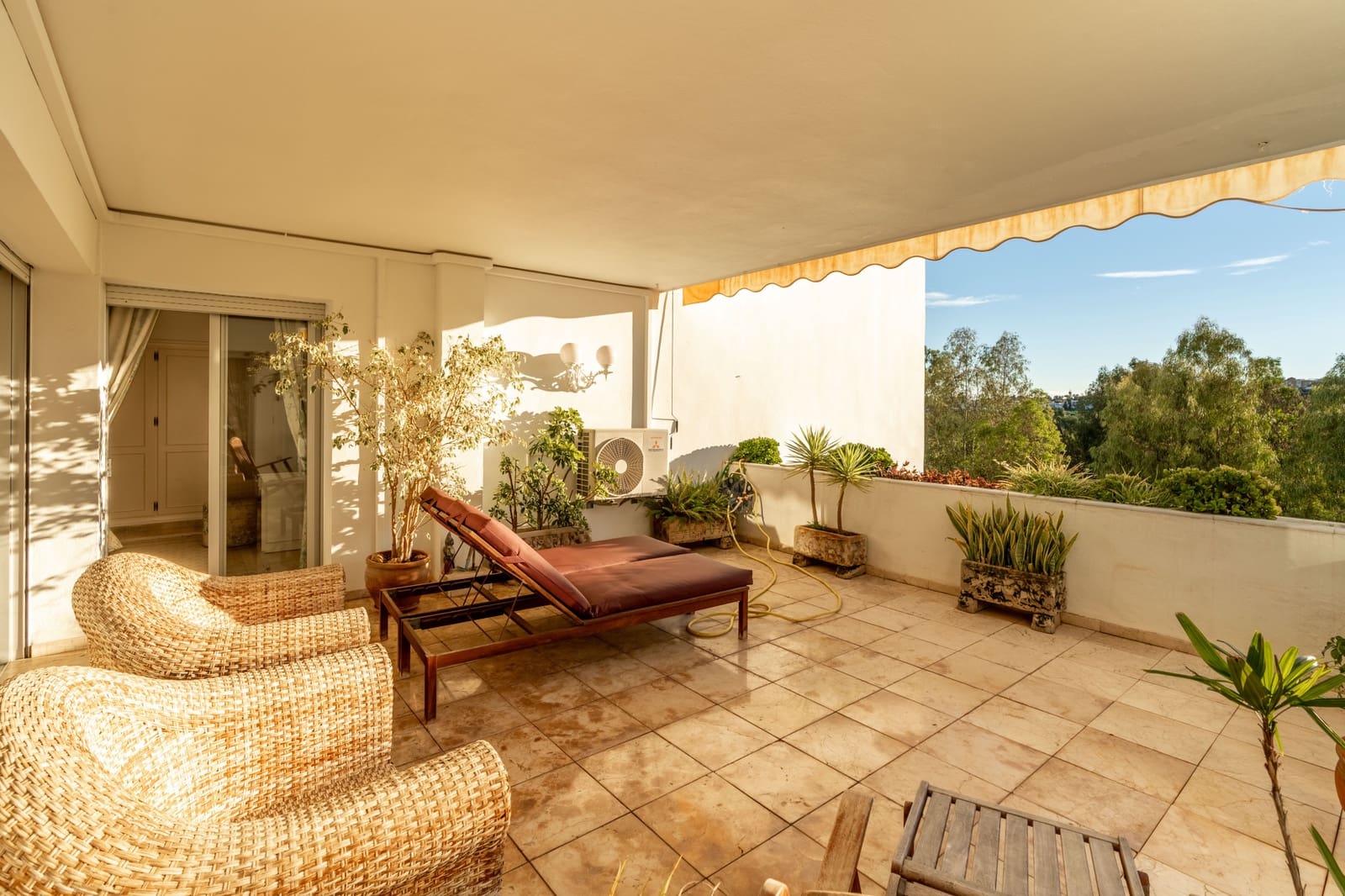 3 bedroom Apartment for sale in Guadalmina with pool garage - € 670,000 (Ref: 8668609)