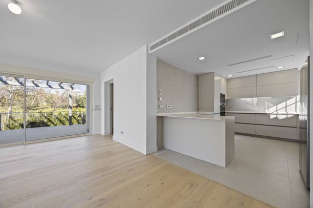 4 chambre Villa/Maison à vendre à Guadalmina Alta, Marbella avec piscine garage - 1 995 000 € (Ref: 8752950)