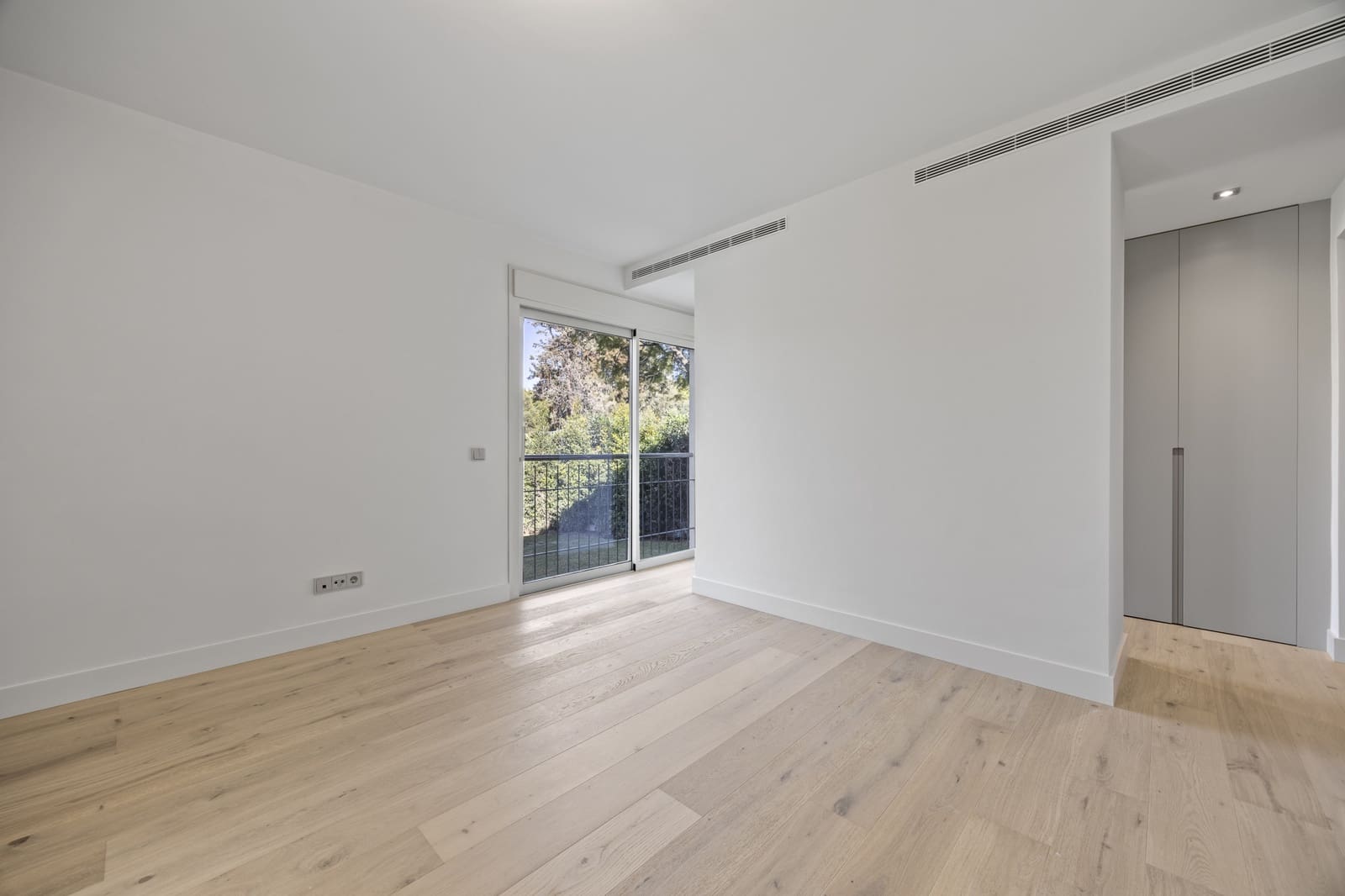 4 chambre Villa/Maison à vendre à Guadalmina avec piscine garage - 1 995 000 € (Ref: 8752950)