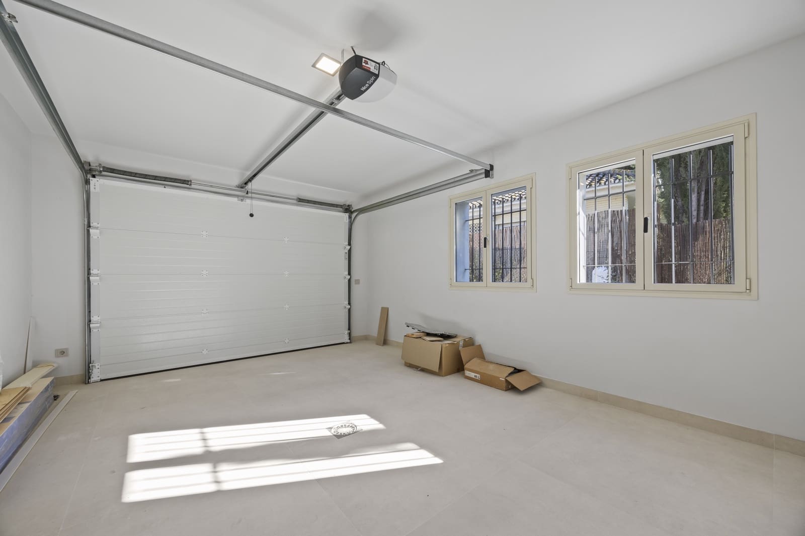 4 chambre Villa/Maison à vendre à Guadalmina avec piscine garage - 1 995 000 € (Ref: 8752950)