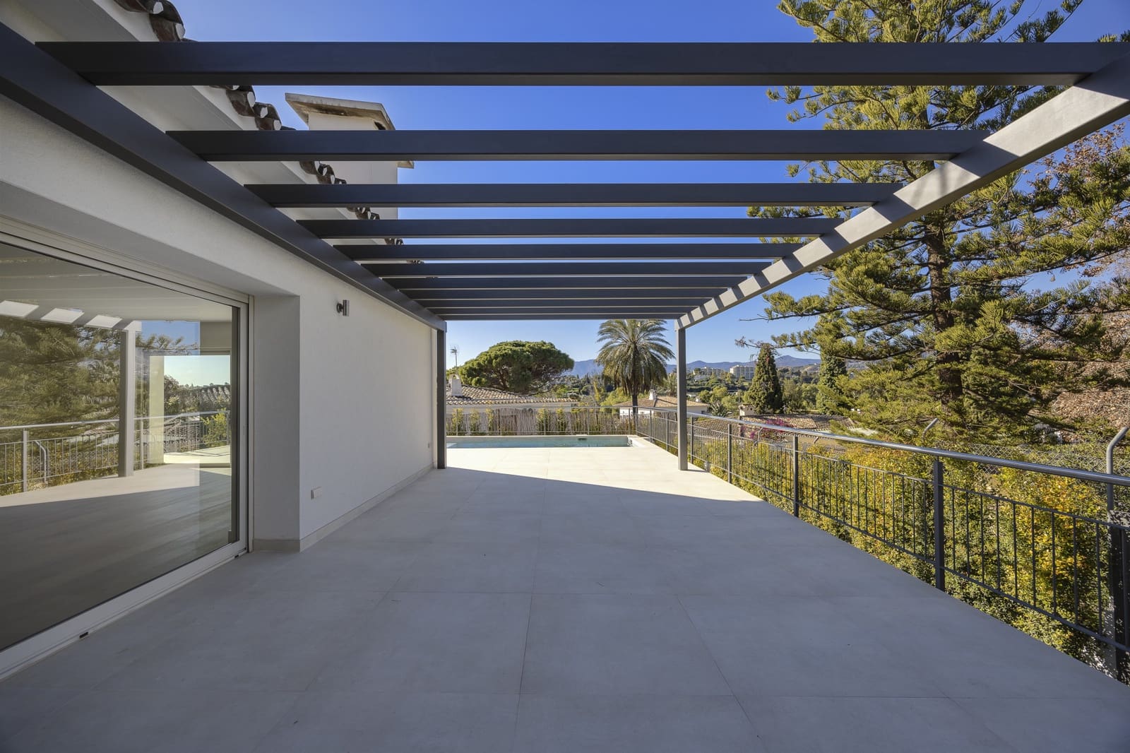 4 chambre Villa/Maison à vendre à Guadalmina avec piscine garage - 1 995 000 € (Ref: 8752950)