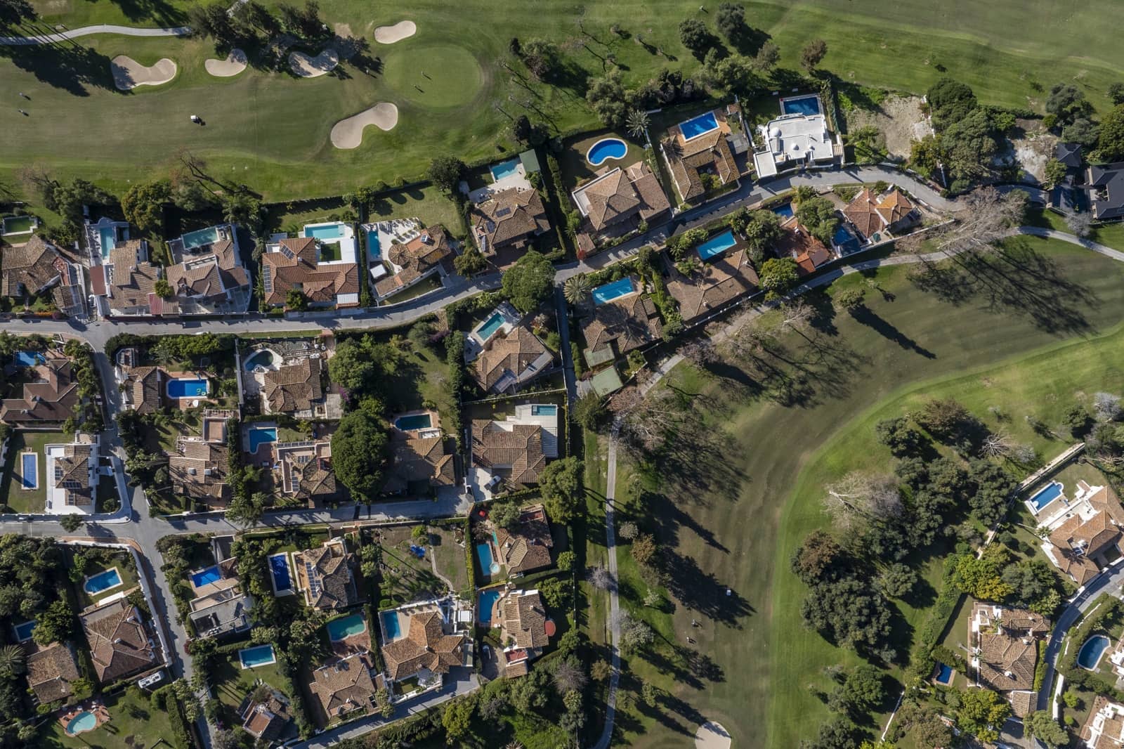 4 chambre Villa/Maison à vendre à Guadalmina avec piscine garage - 1 995 000 € (Ref: 8752950)