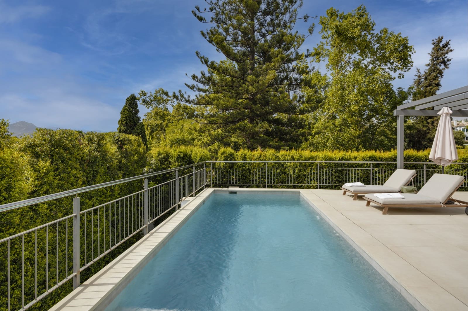 4 soverom Villa til salgs i Guadalmina med svømmebasseng garasje - € 1 900 000 (Ref: 8752950)