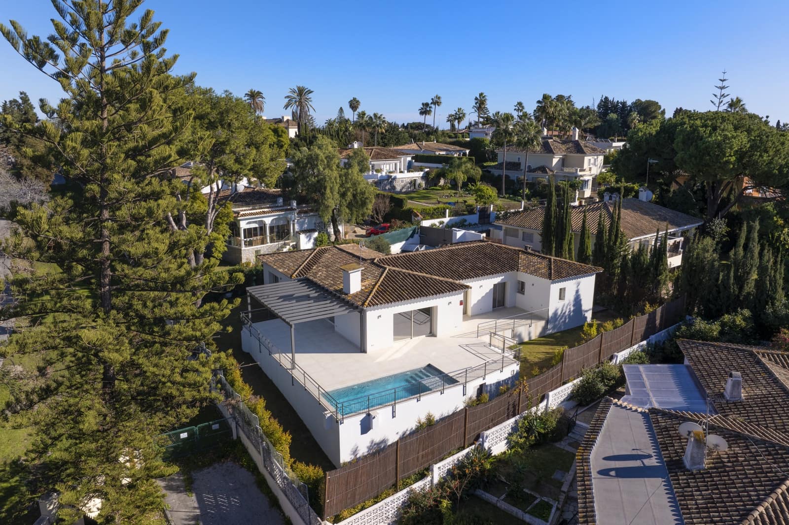 4 soverom Villa til salgs i Guadalmina med svømmebasseng garasje - € 1 900 000 (Ref: 8752950)