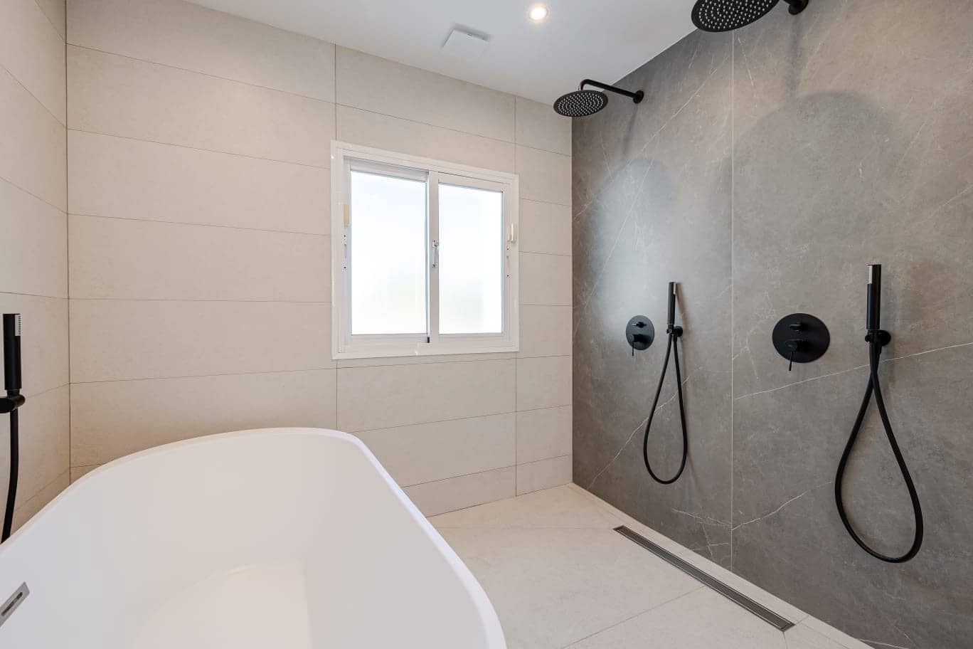 4 bedroom Villa for sale in Estepona with pool - € 1,595,000 (Ref: 8792882)