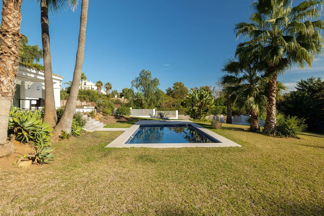 4 bedroom Villa for sale in Estepona with pool - € 1,595,000 (Ref: 8792882)
