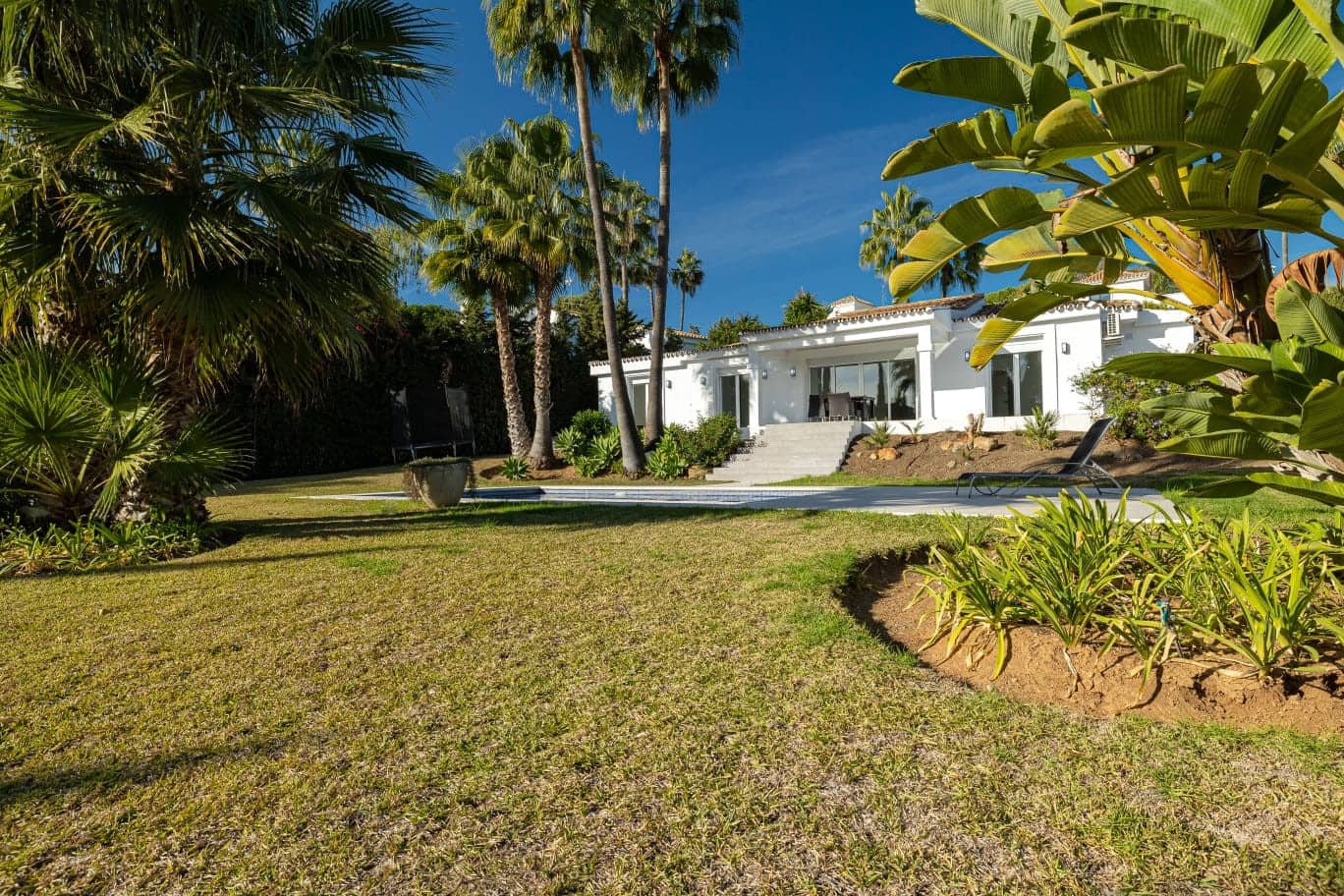 4 bedroom Villa for sale in Estepona with pool - € 1,595,000 (Ref: 8792882)