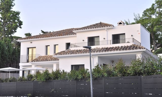 5 makuuhuone Huvila myytävänä paikassa Guadalmina Alta, Marbella mukana uima-altaan 
autotalli - 1 795 000 € (Ref: 8922153)