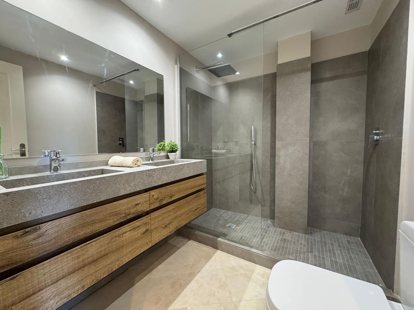 4 sypialnia Penthouse na sprzedaż w Sotogrande z basenem garażem - 1 200 000 € (Ref: 8973234)