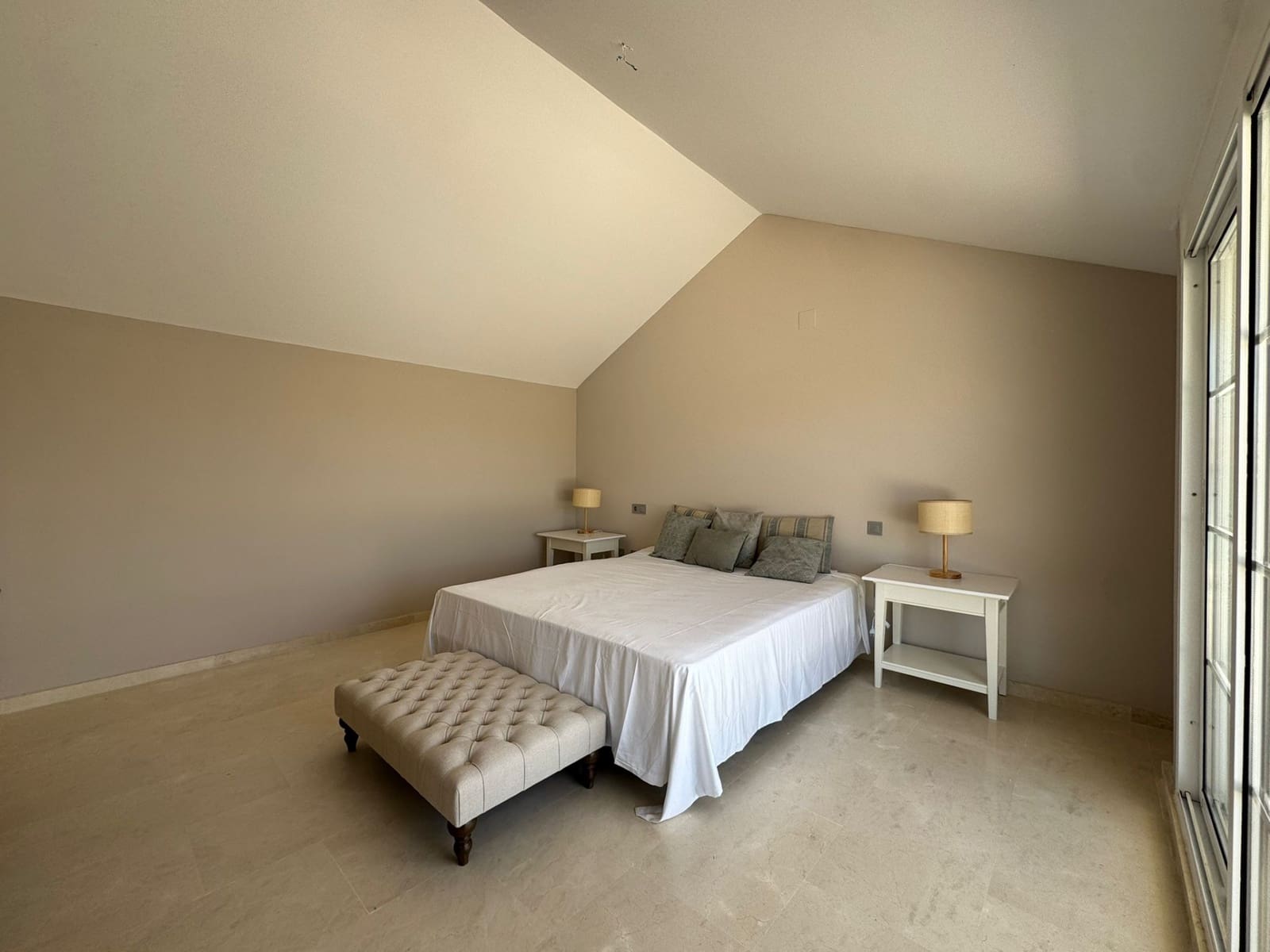 4 sypialnia Penthouse na sprzedaż w Sotogrande z basenem garażem - 1 200 000 € (Ref: 8973234)