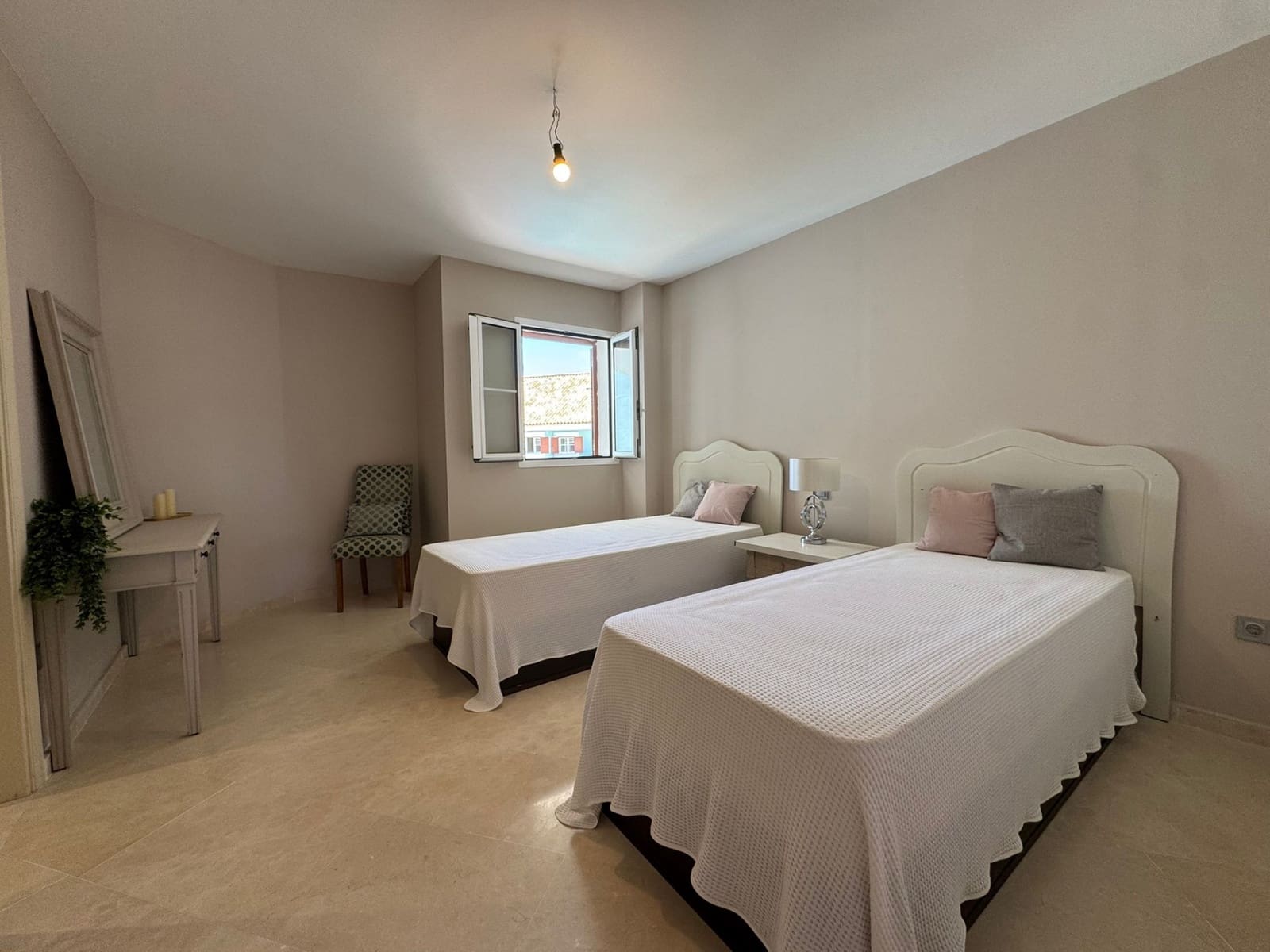 4 sypialnia Penthouse na sprzedaż w Sotogrande z basenem garażem - 1 200 000 € (Ref: 8973234)