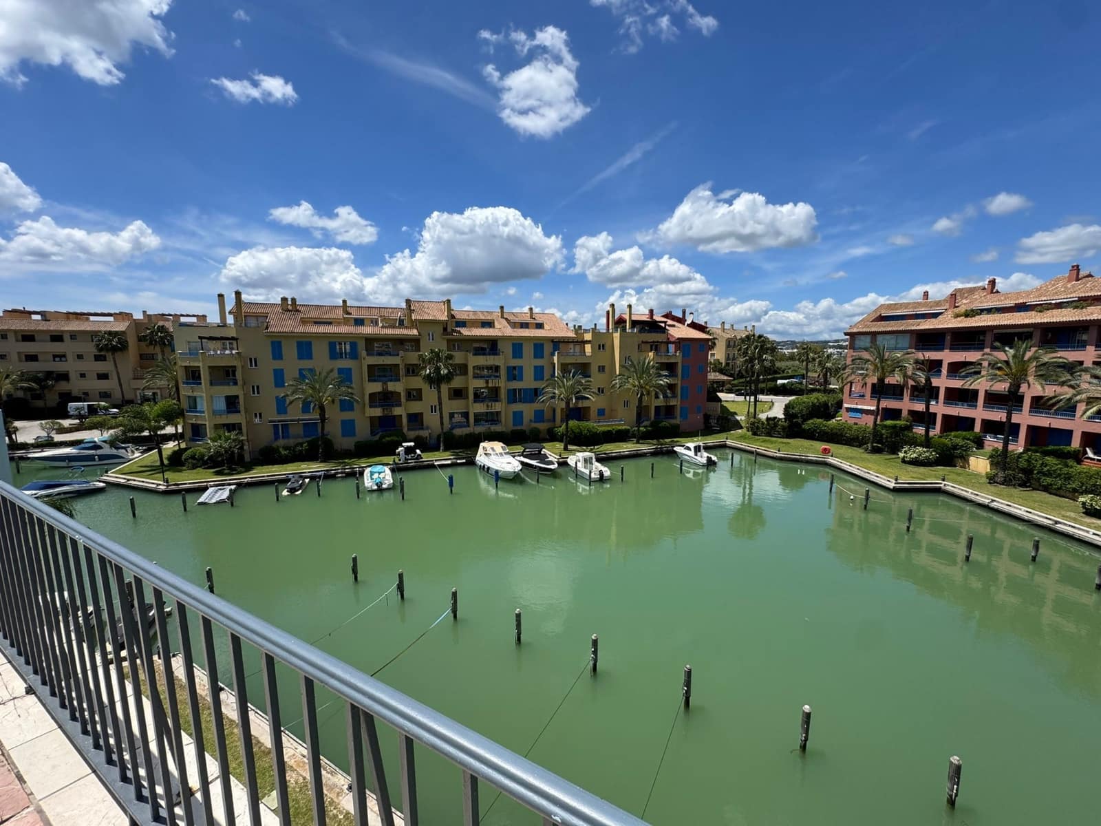 4 sypialnia Penthouse na sprzedaż w Sotogrande z basenem garażem - 1 200 000 € (Ref: 8973234)