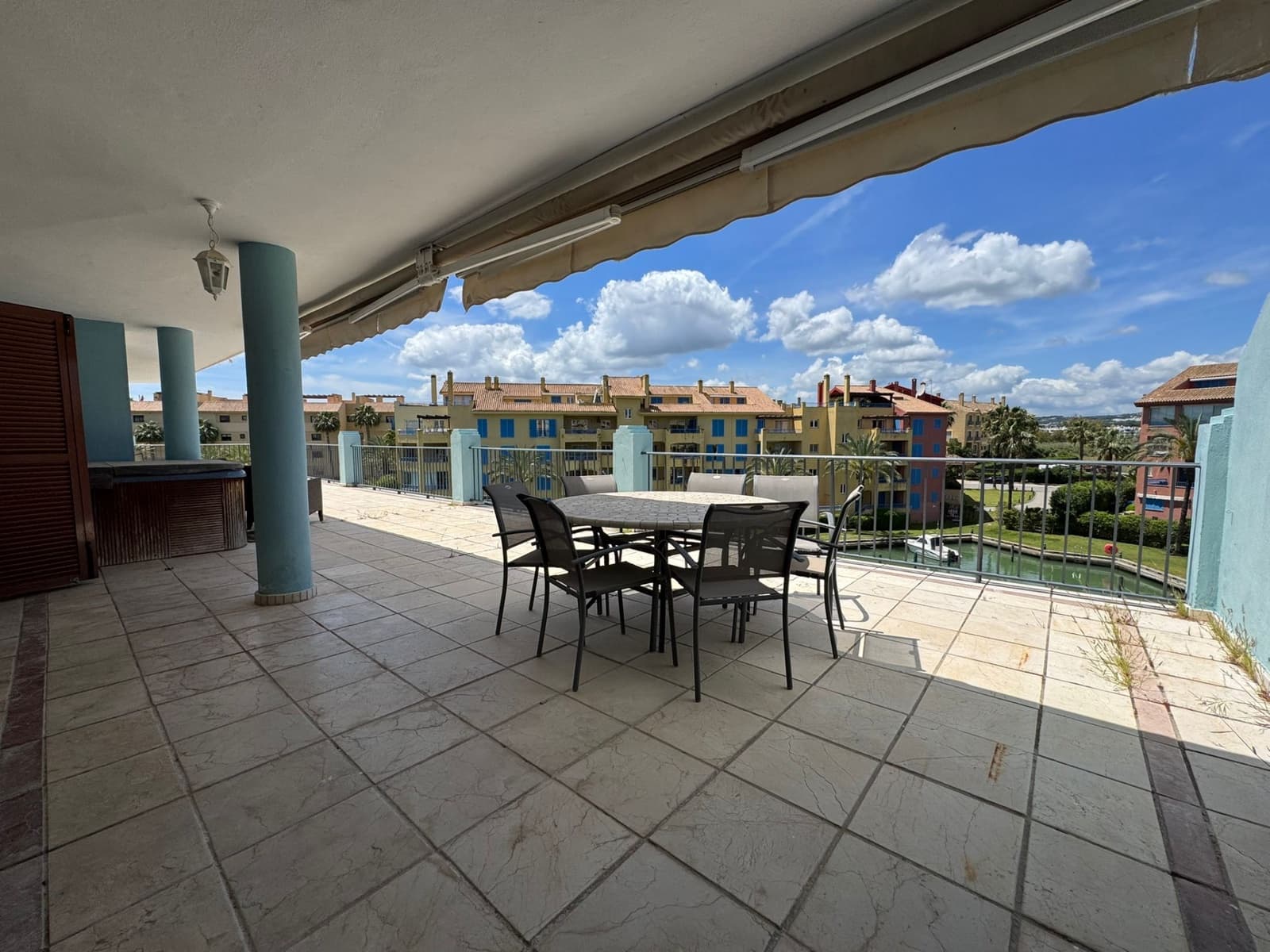 4 sypialnia Penthouse na sprzedaż w Sotogrande z basenem garażem - 1 200 000 € (Ref: 8973234)