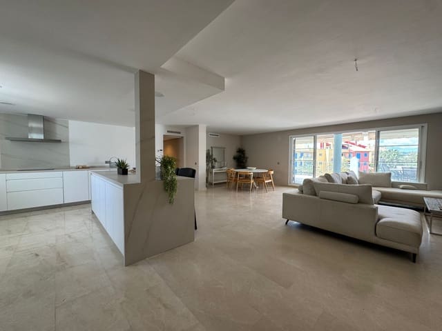 4 bedroom Penthouse for sale in Sotogrande, San Roque with pool garage - € 1,200,000 (Ref: 8973234)