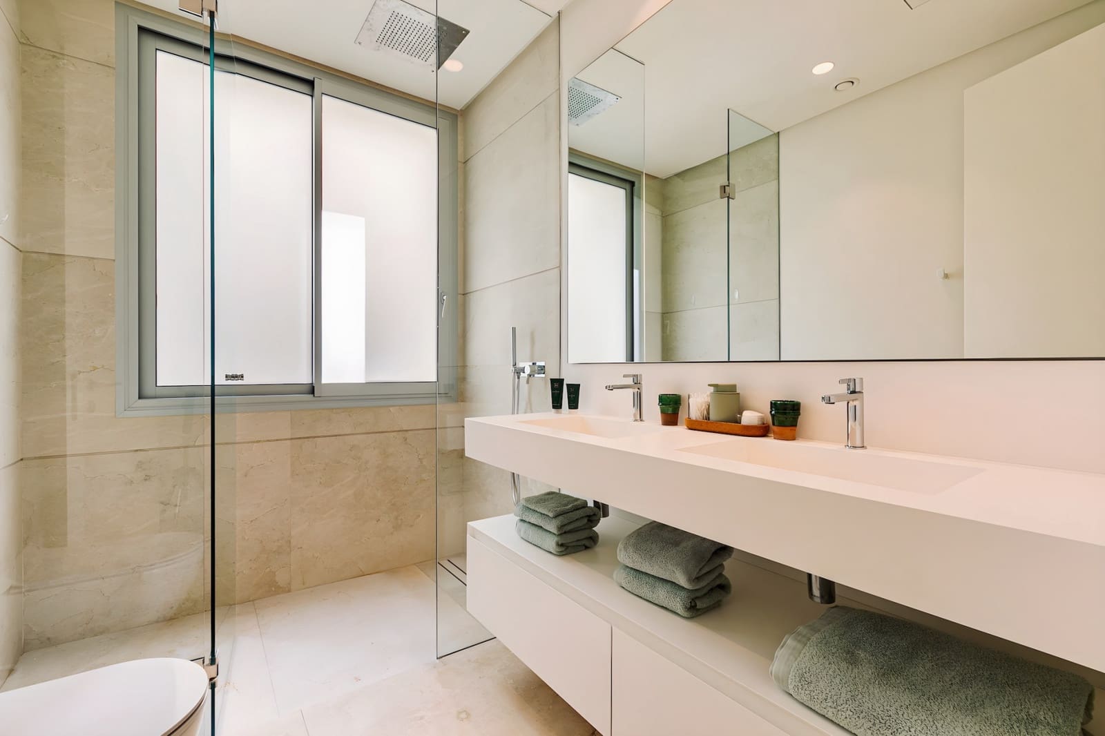 3 bedroom Apartment for sale in Benahavis with pool garage - € 885,000 (Ref: 8994176)