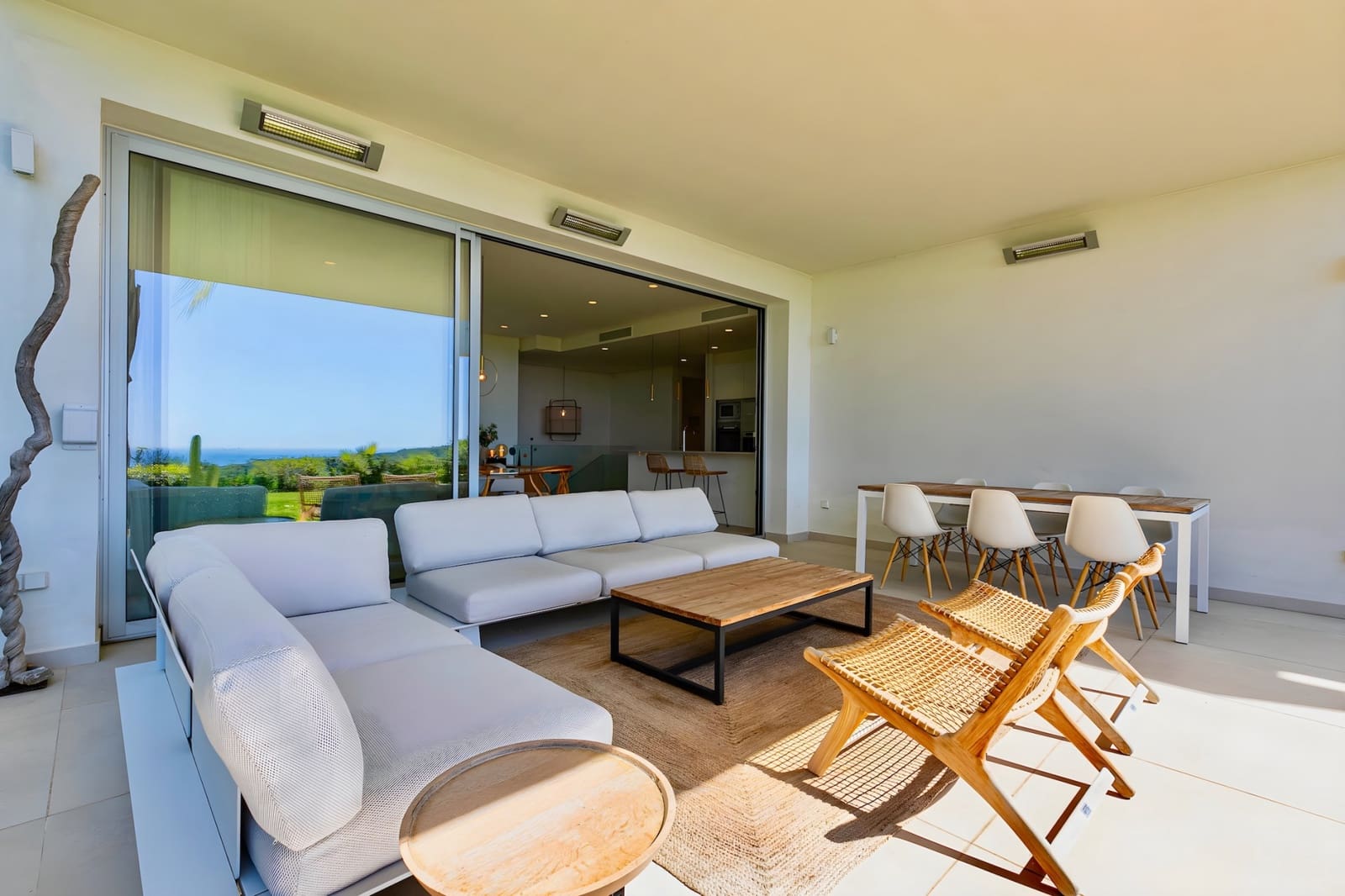 3 bedroom Apartment for sale in Benahavis with pool garage - € 885,000 (Ref: 8994176)