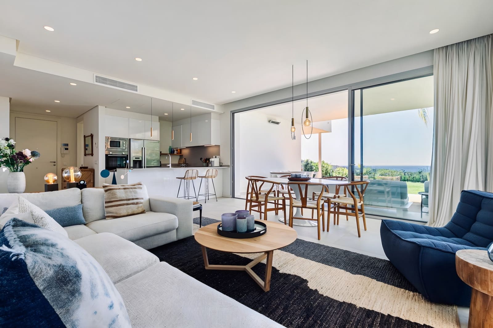 3 bedroom Apartment for sale in Benahavis with pool garage - € 885,000 (Ref: 8994176)