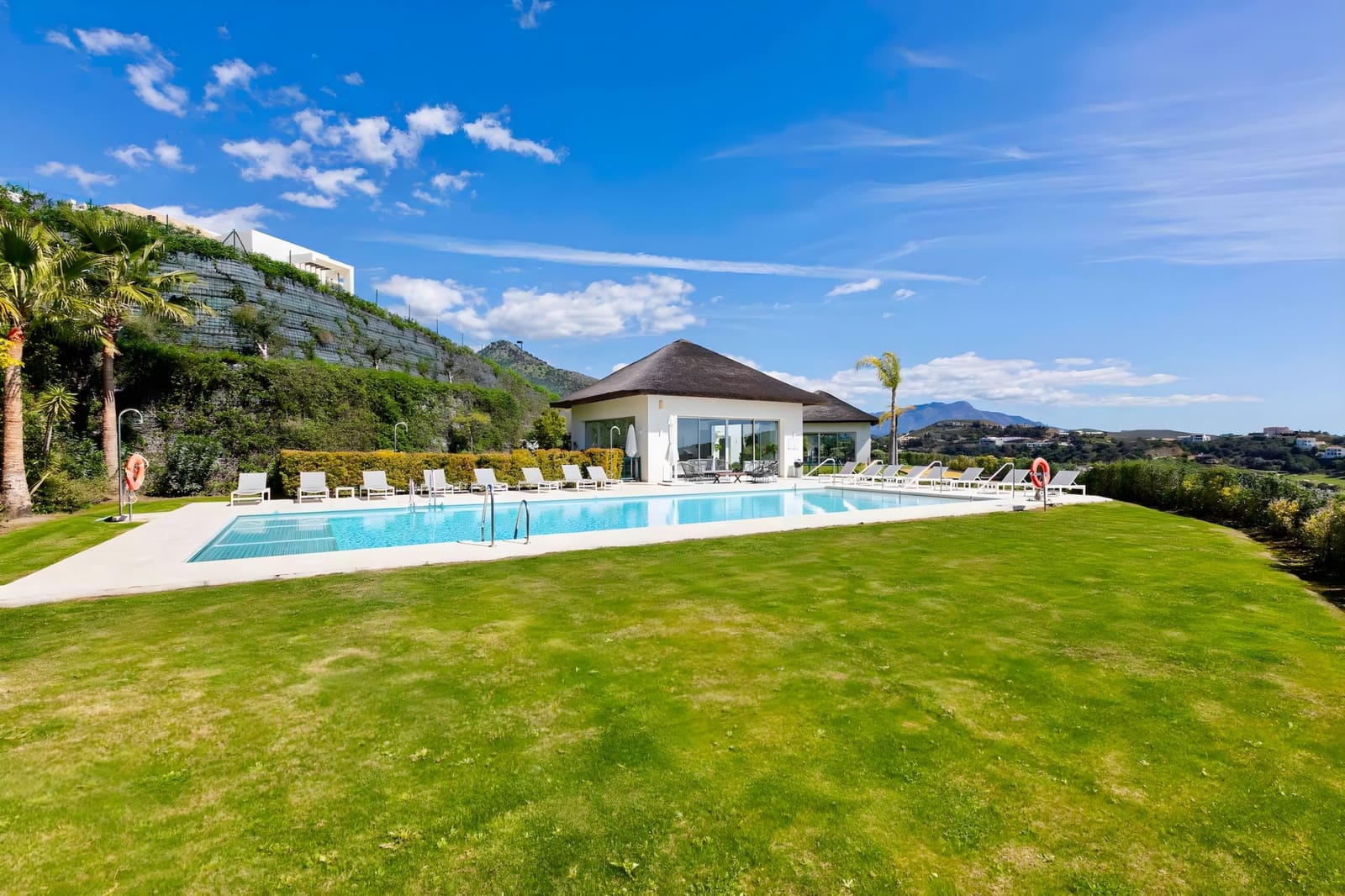 3 bedroom Apartment for sale in Benahavis with pool garage - € 885,000 (Ref: 8994176)