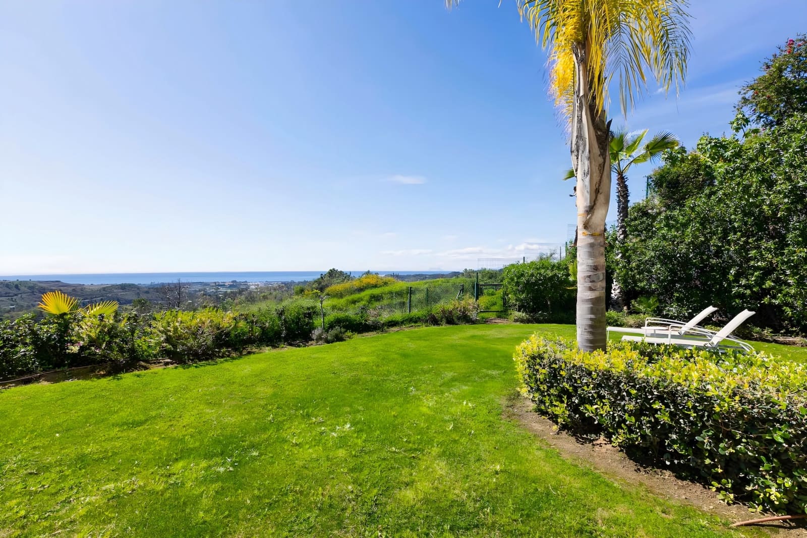 3 bedroom Apartment for sale in Benahavis with pool garage - € 885,000 (Ref: 8994176)